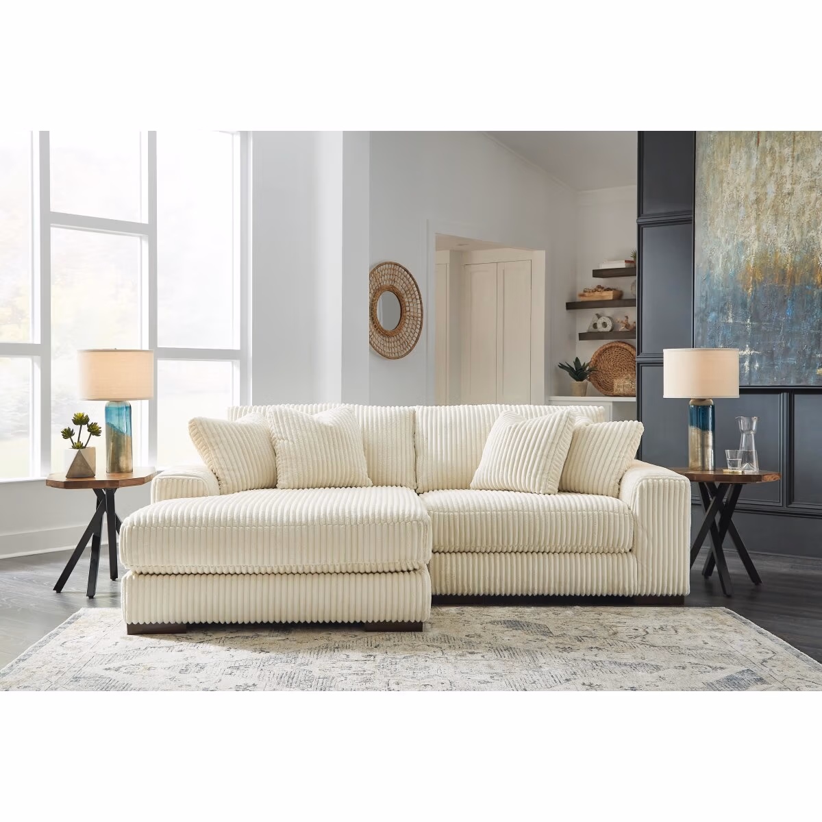 Lindyn 2-Piece Sectional with Chaise - Image 3