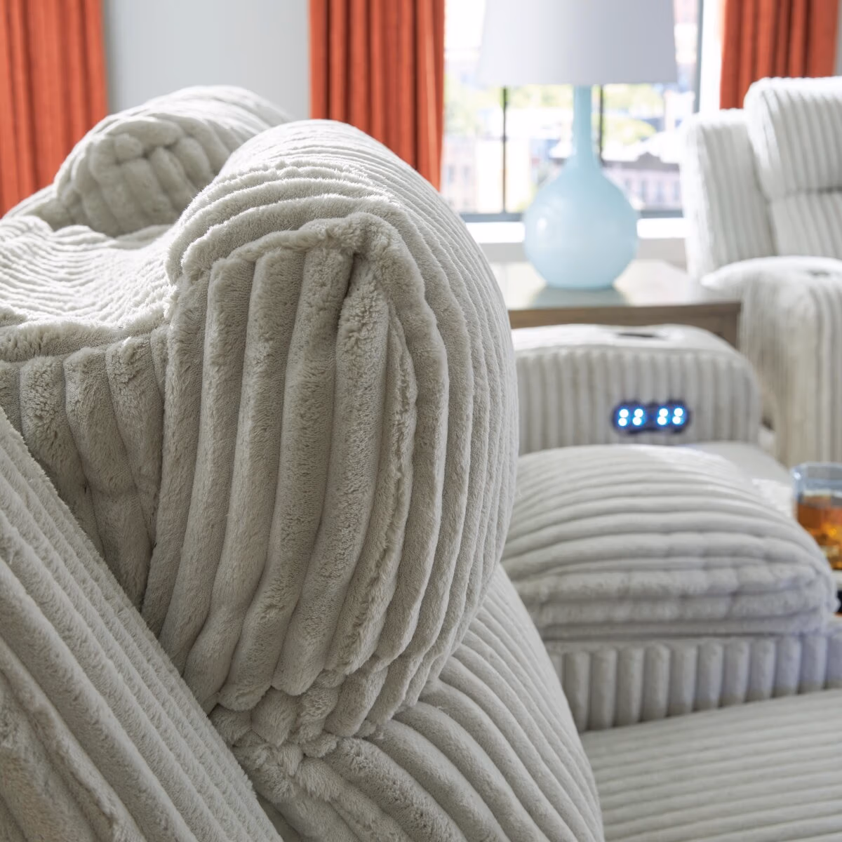 Forest Lake Power Reclining Sofa - Image 11