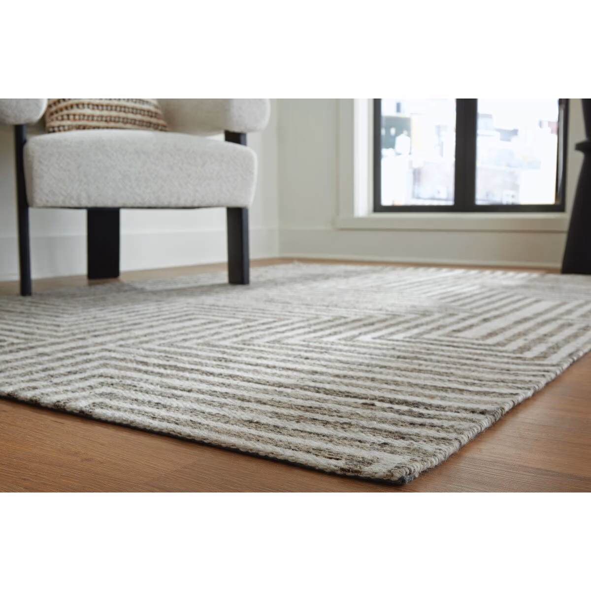 Jossen 8' x 10' Rug - Image 4