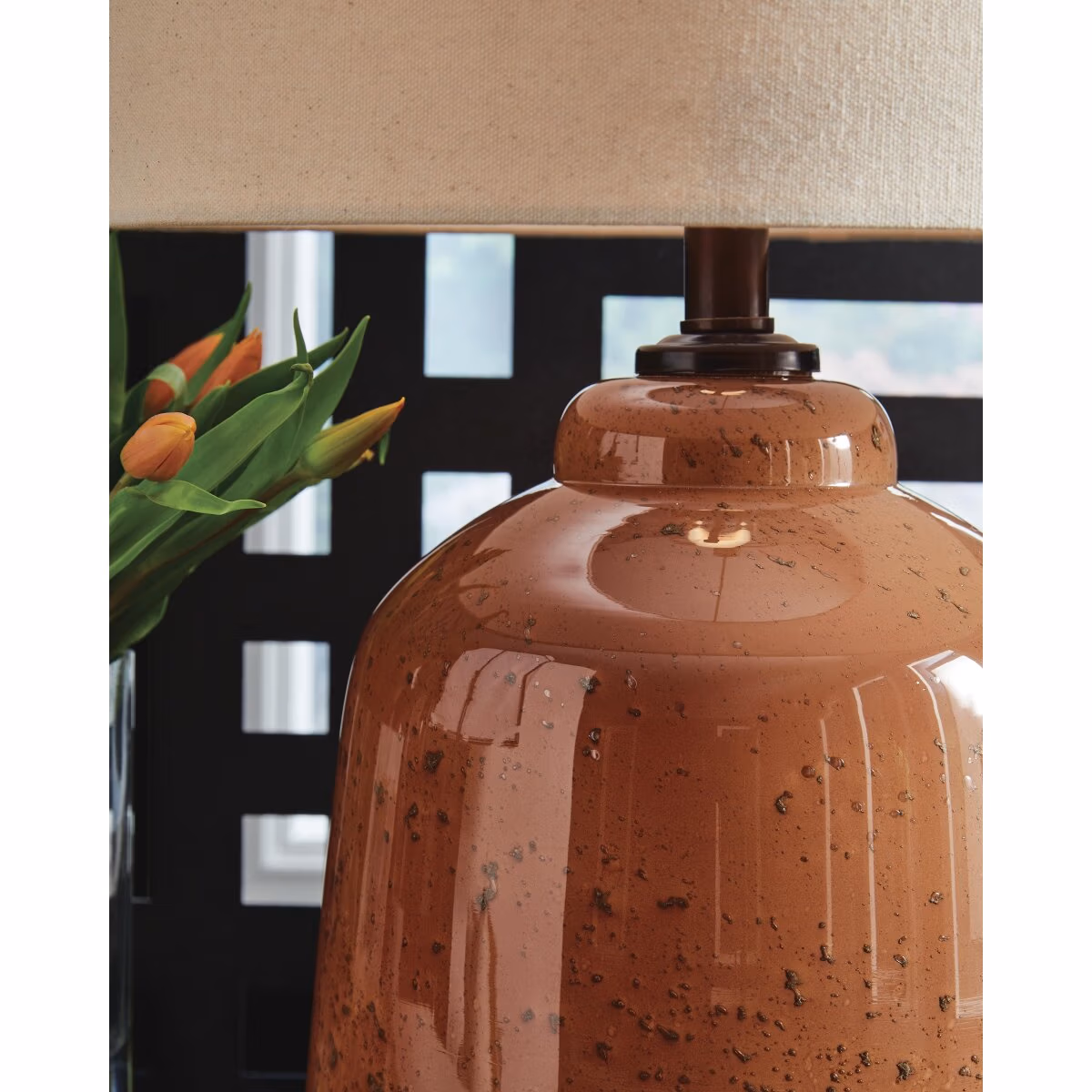 Aaleahya Table Lamp - Image 4