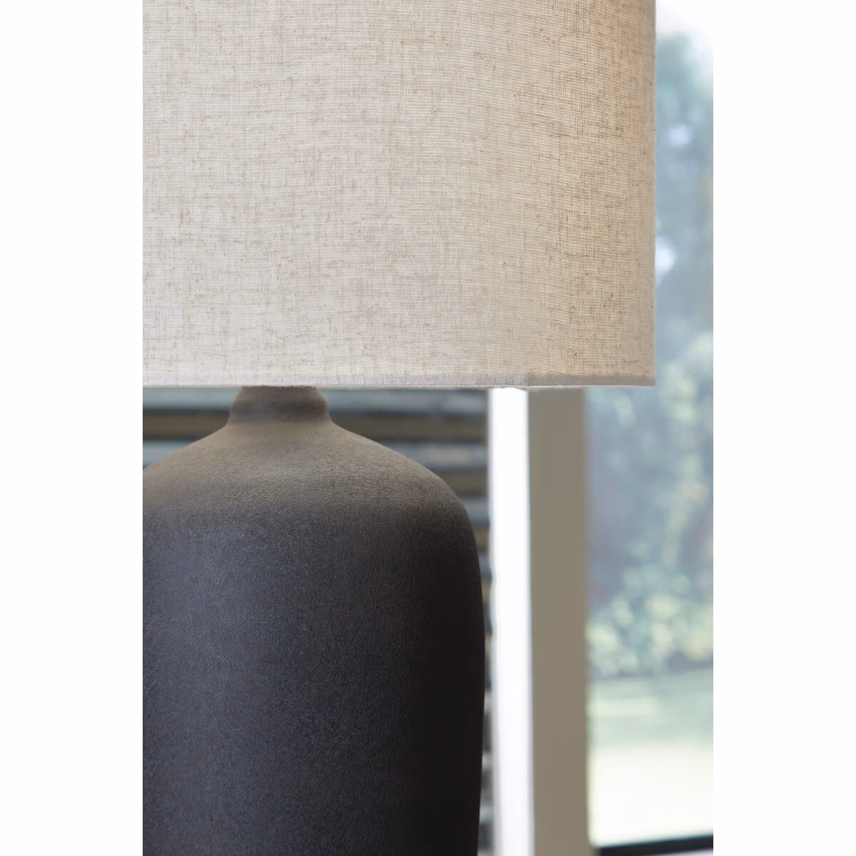 Ryenburg Table Lamp - Image 4