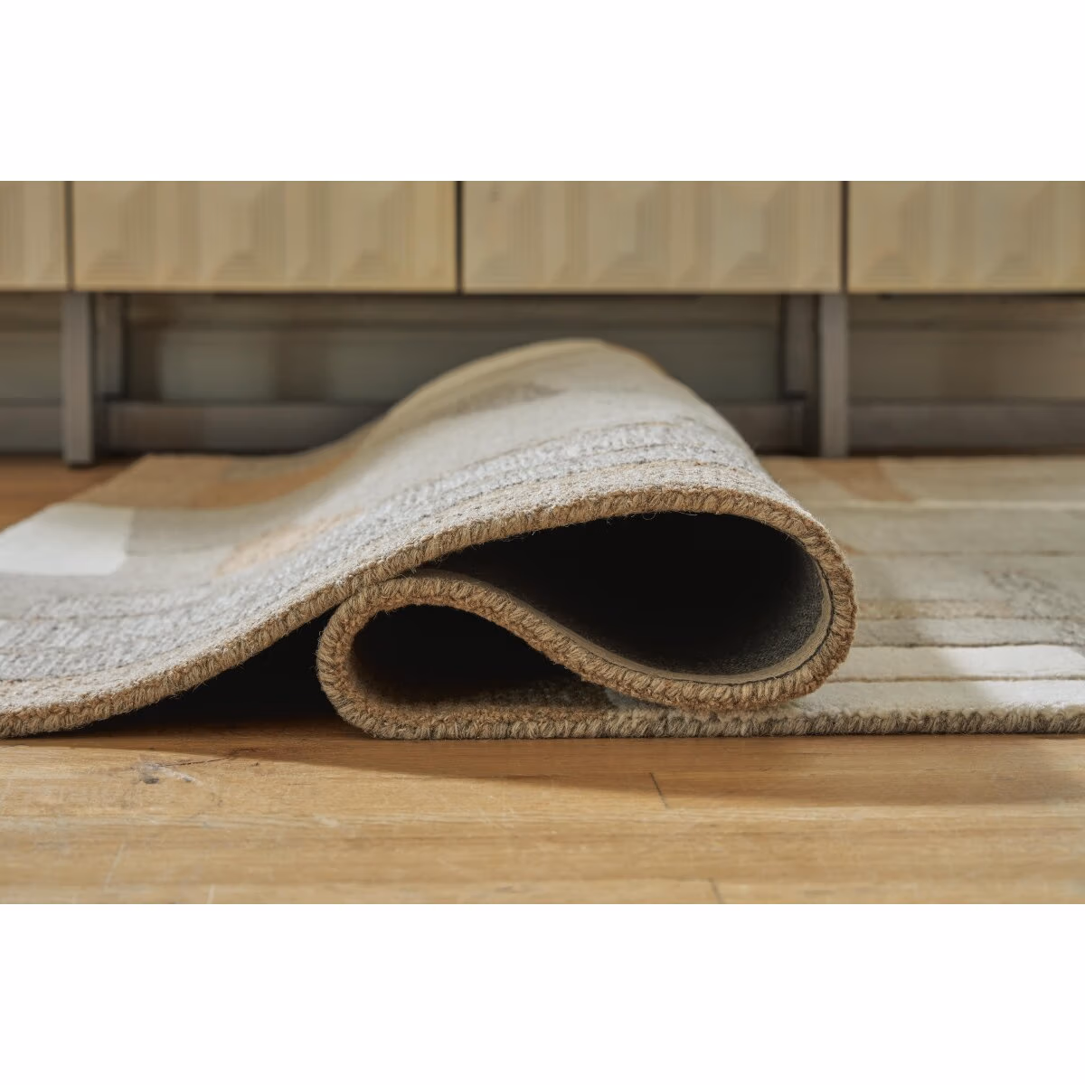 Abbotton 5' x 7' Rug - Image 5
