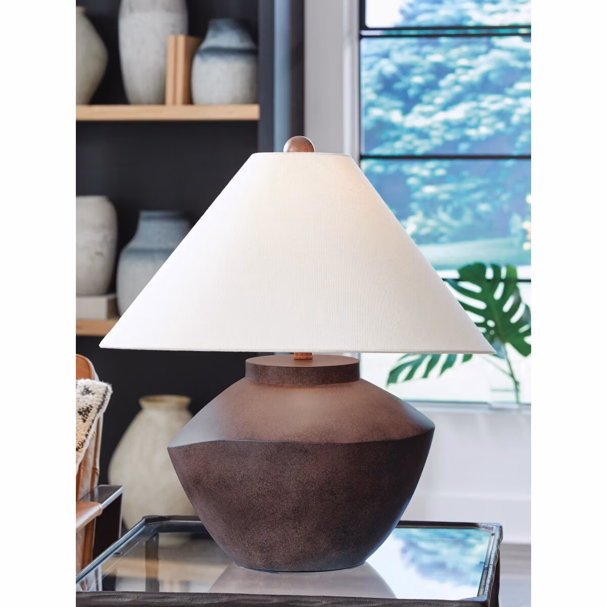 Honsworth Table Lamp - Image 3
