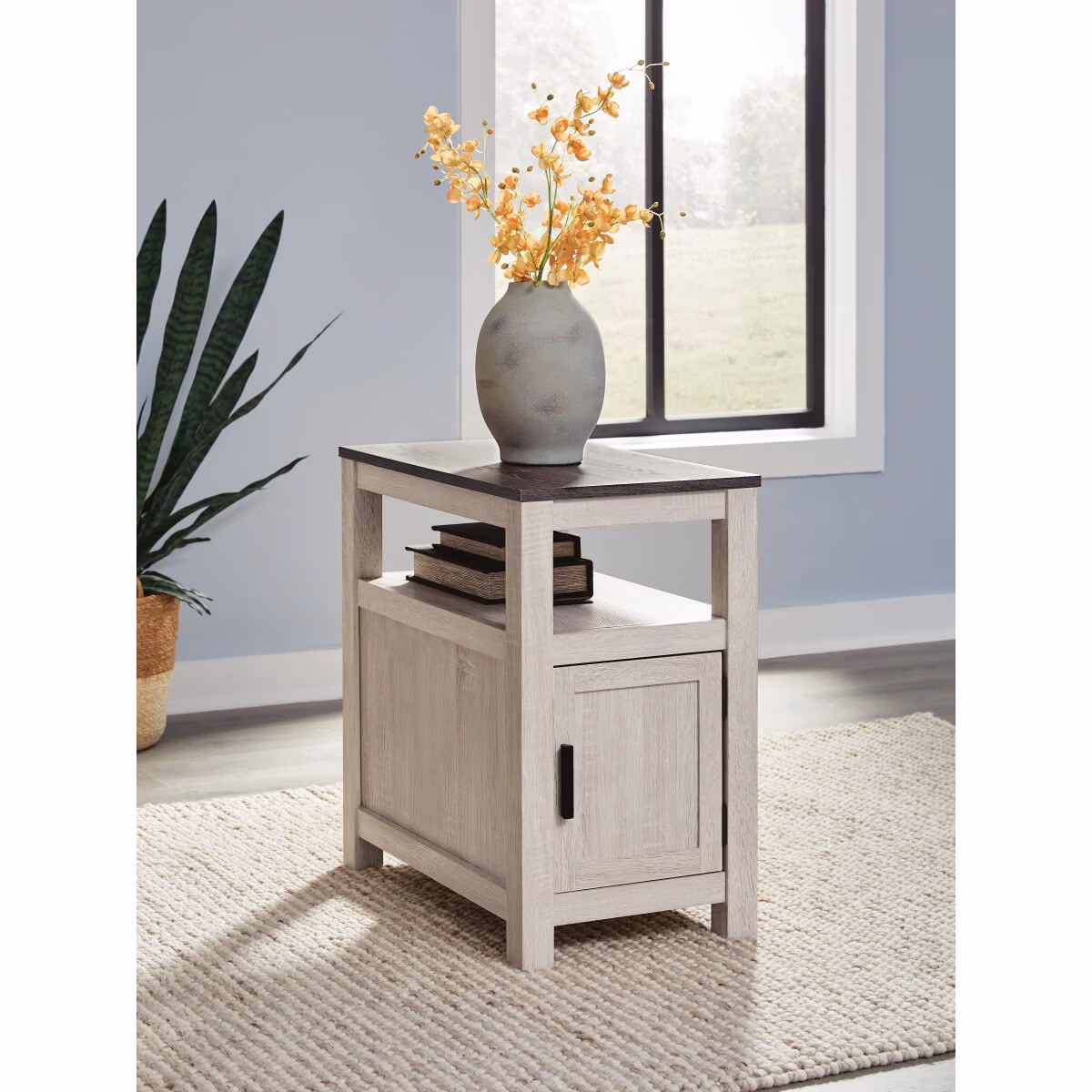 Fendenmore Chairside End Table - Image 3
