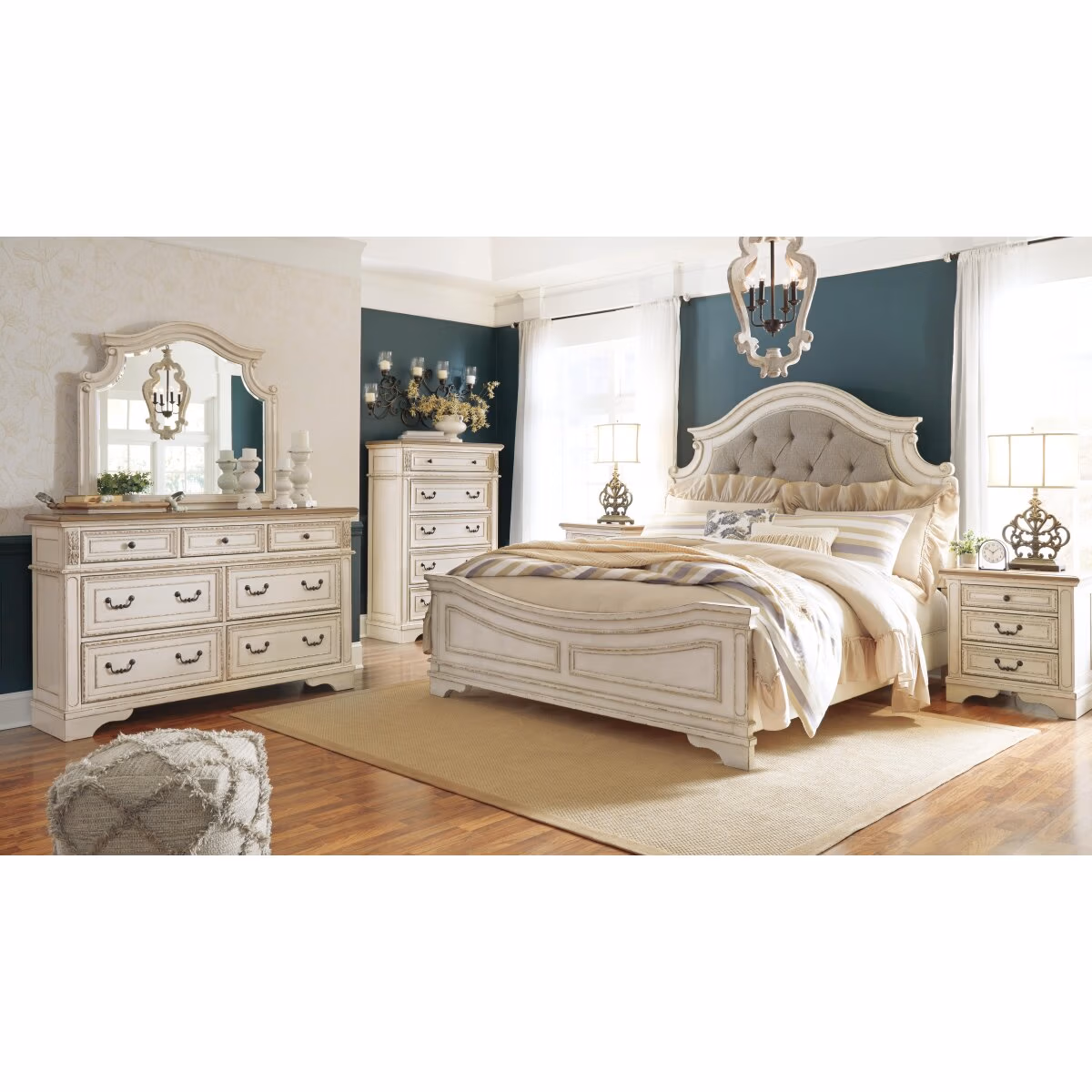 Realyn King Upholstered Panel Bed - Image 8