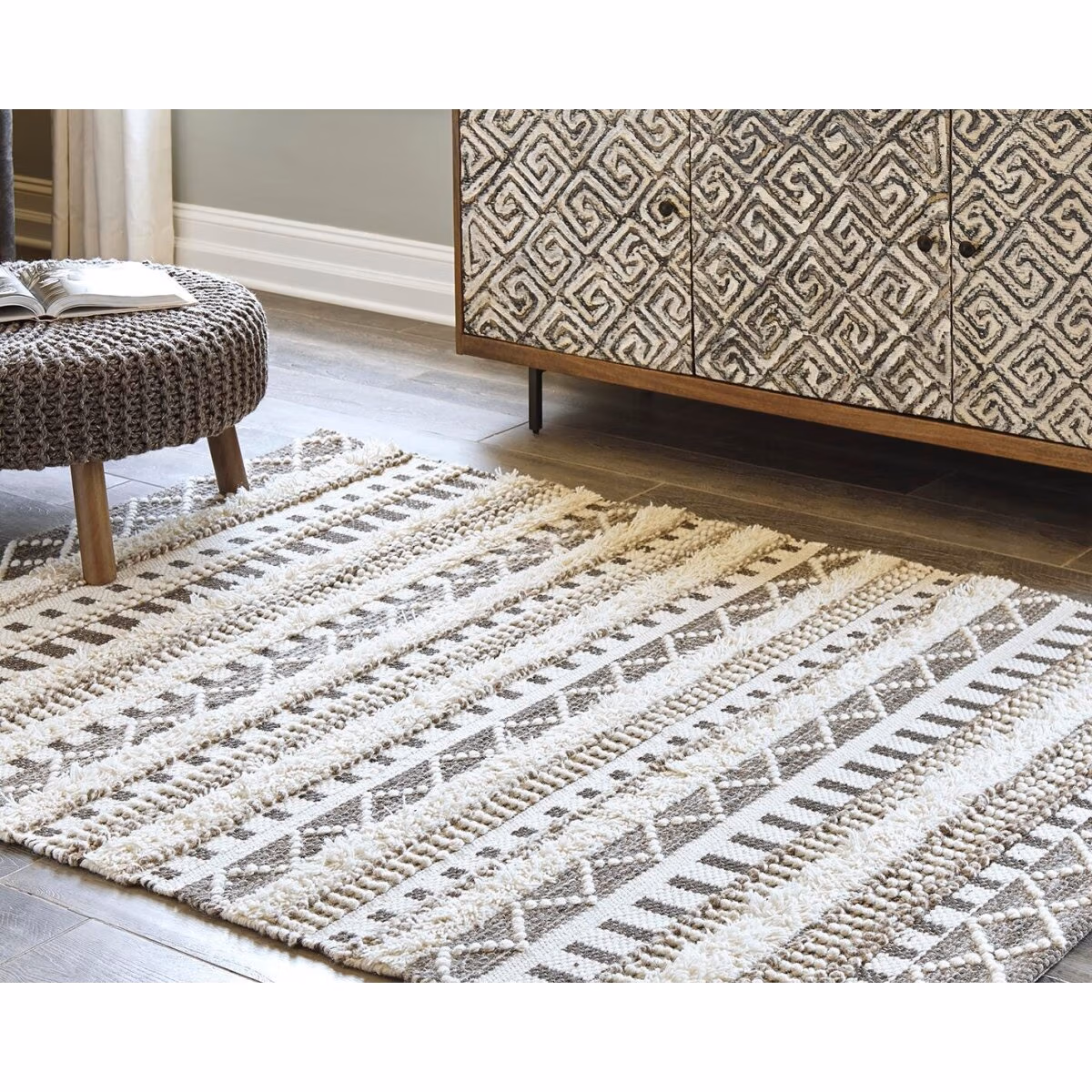 Karalee 8' x 10' Rug - Image 3
