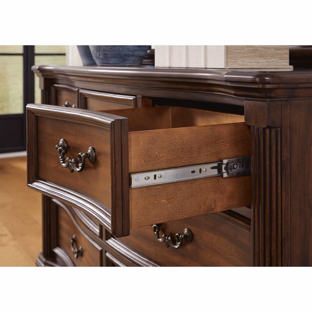 Lavinton Dresser - Image 8