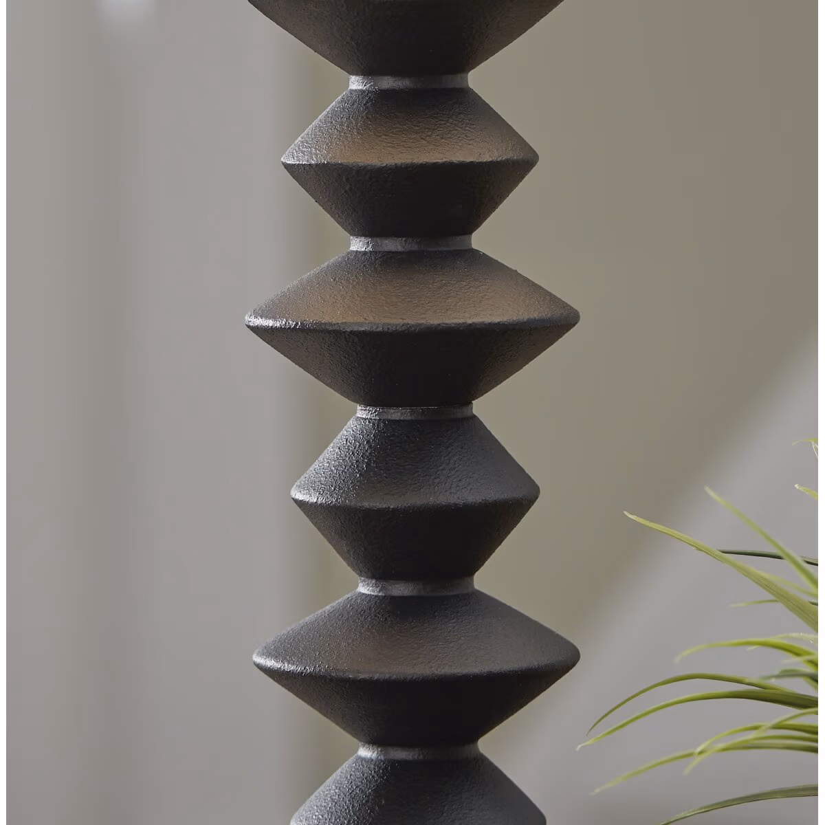 Luanndon Buffet Lamp - Image 5