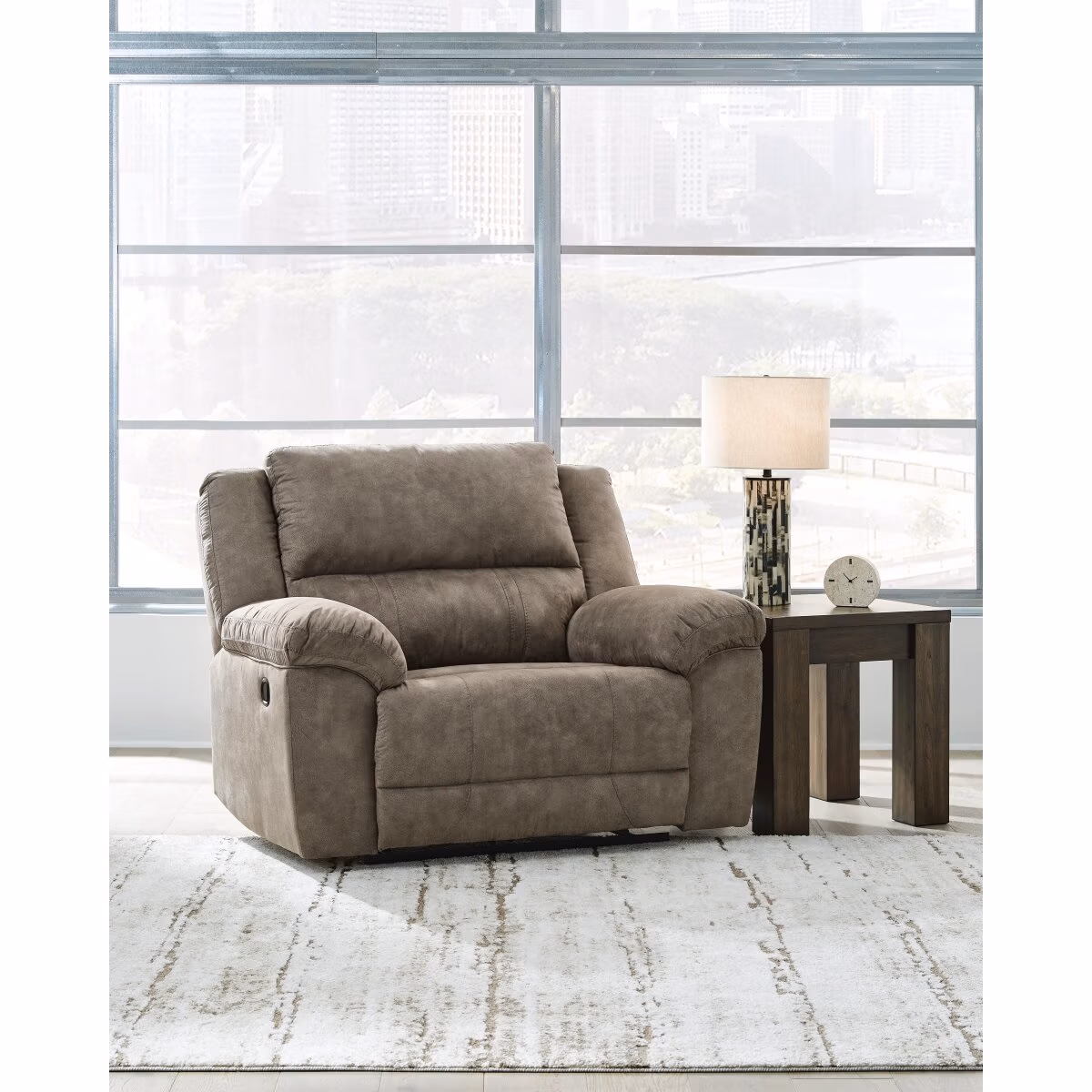 Laresview Oversized Recliner - Image 3