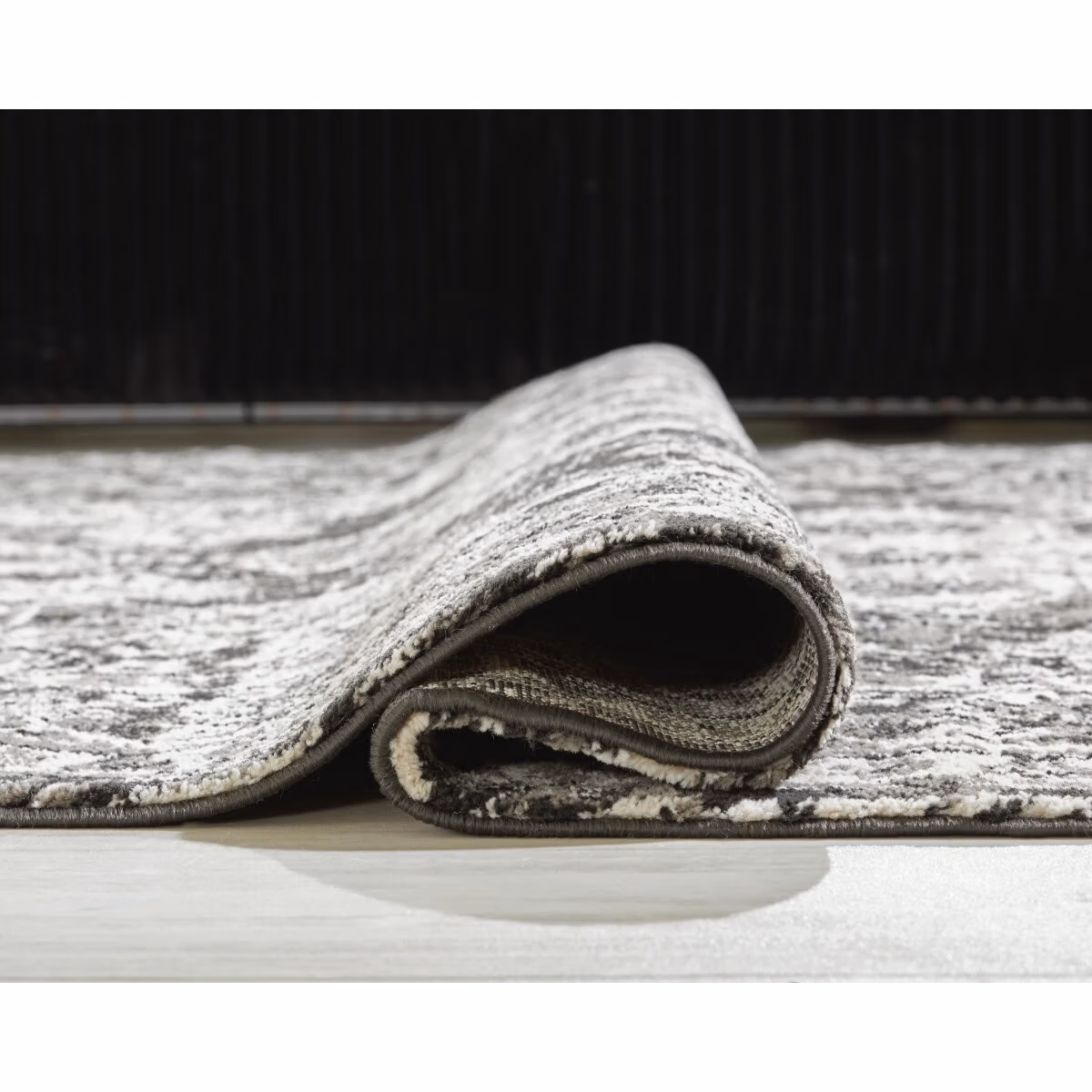 Glennisman Medium Rug - Image 5