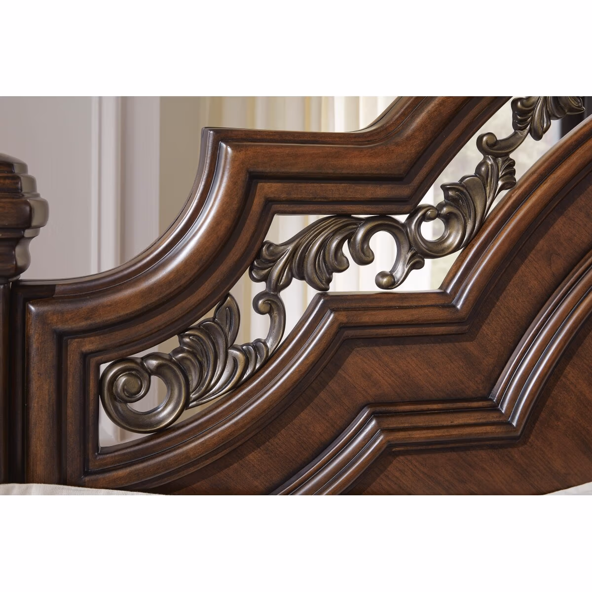 Lavinton King Poster Bed - Image 7