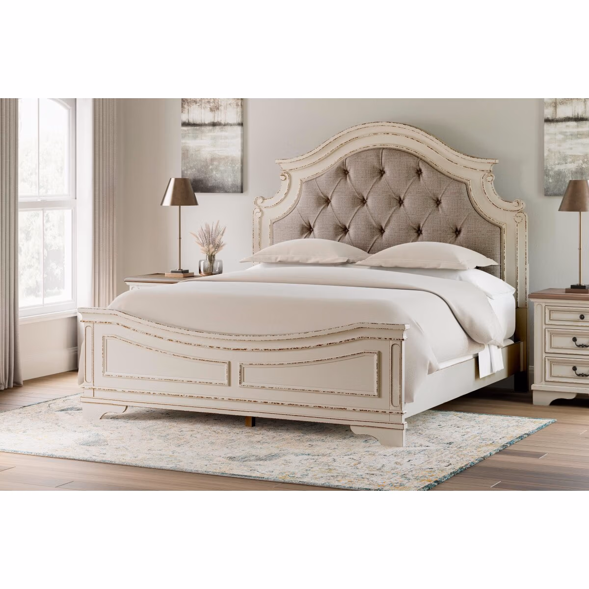 Realyn King Panel Bed, Dresser and 2 Nightstands - Image 10
