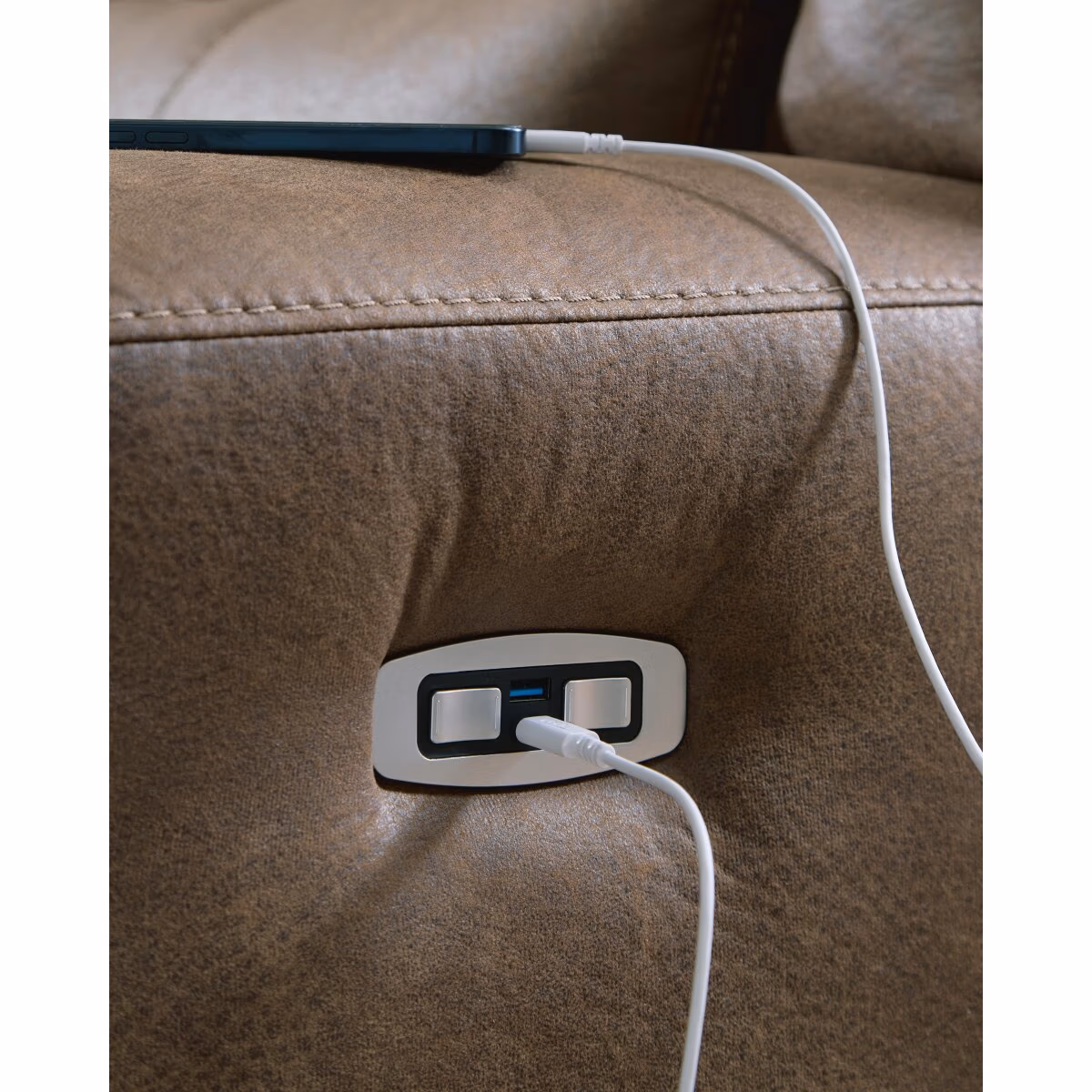 Beckley Place Power Reclining Sofa - Image 10
