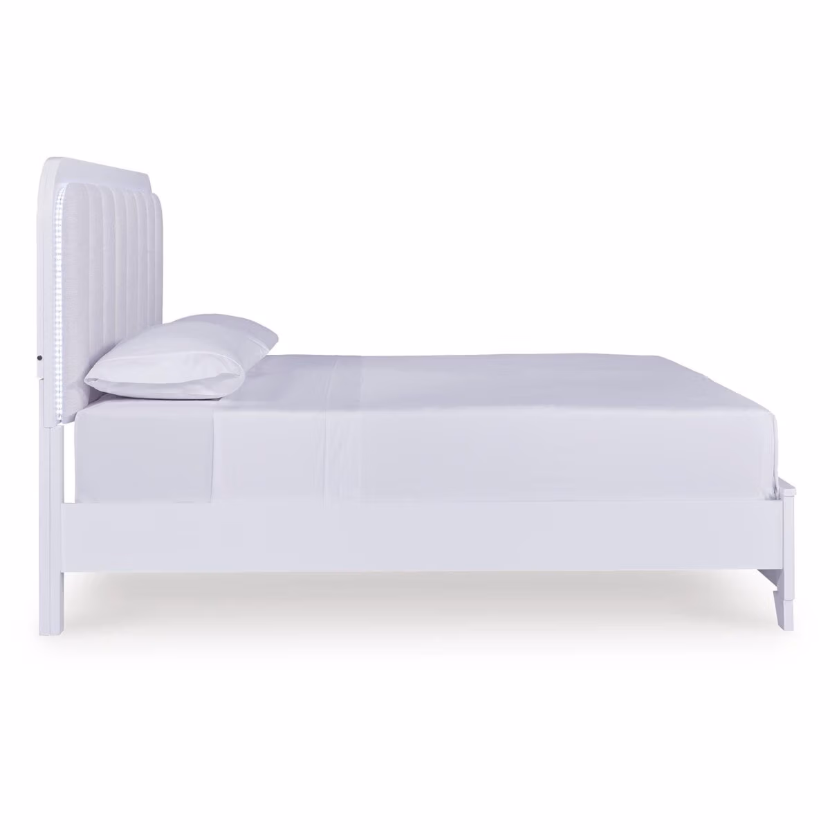 Jarlee King Panel Bed, Dresser, Mirror and Nightstand - Image 7