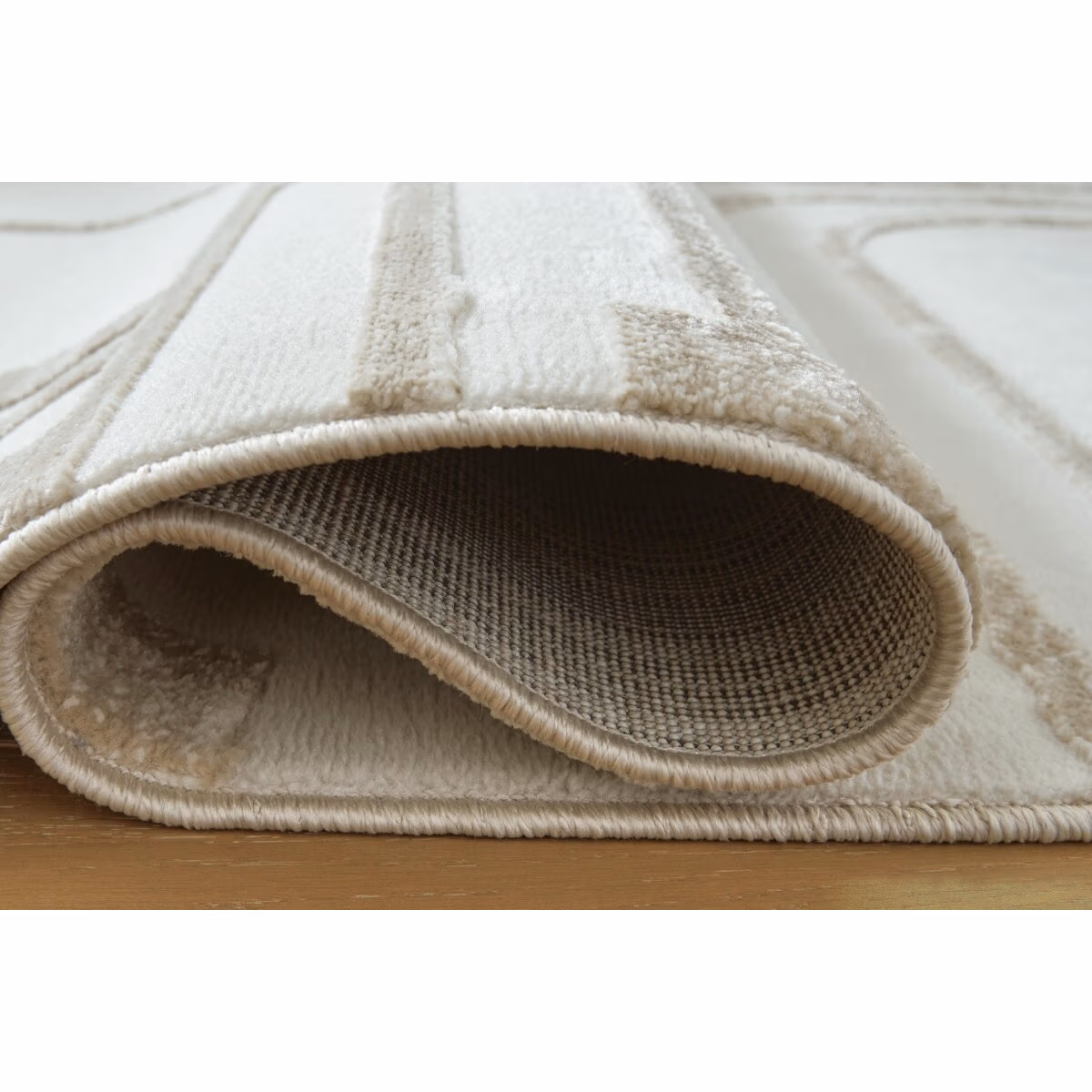 Farongrove 5'3" x 7' Area Rug - Image 5