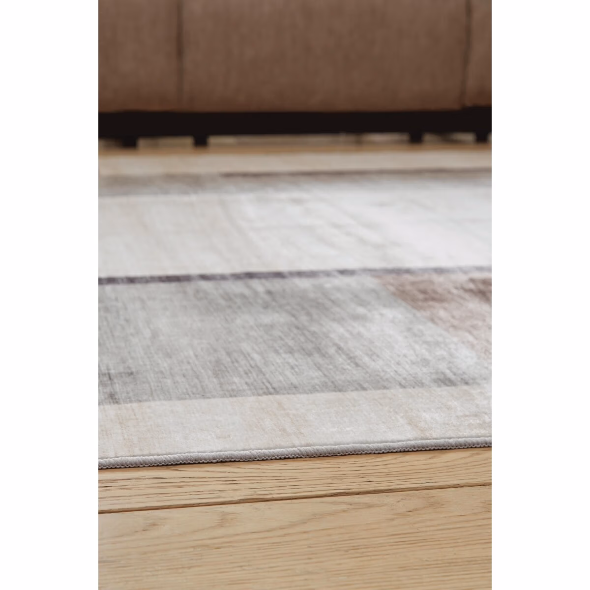 Larkport Washable 5' x 7' Area Rug - Image 4