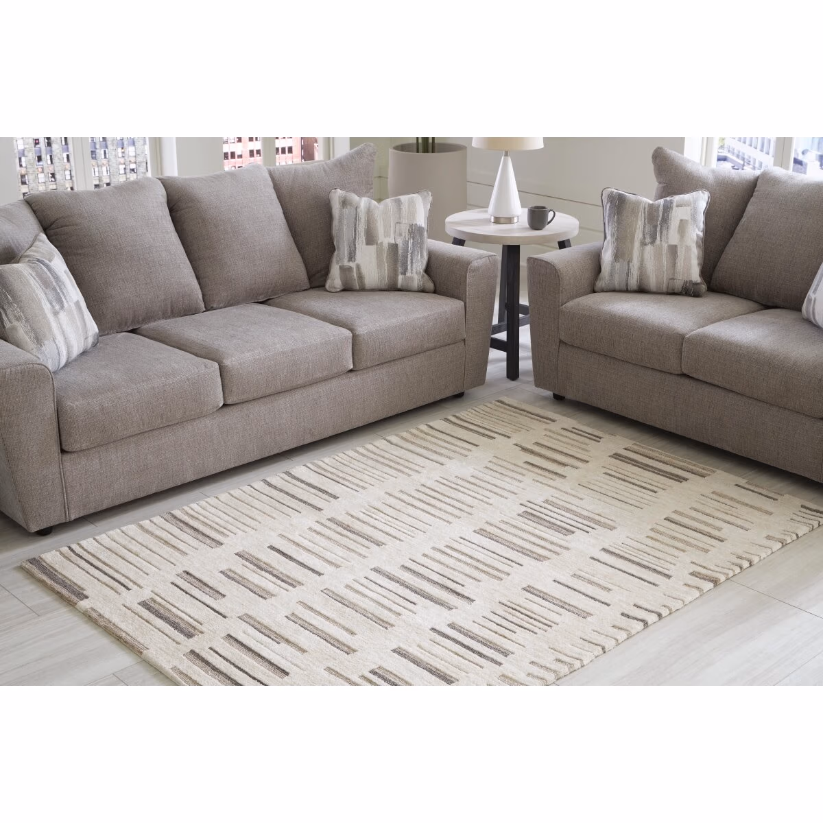 Leesdale 5' x 7' Rug - Image 3