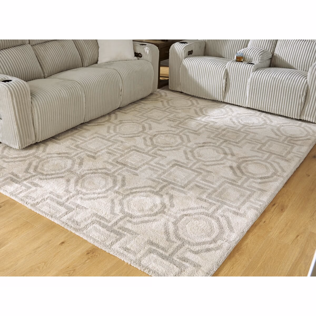 Maconville Large Rug - Image 3