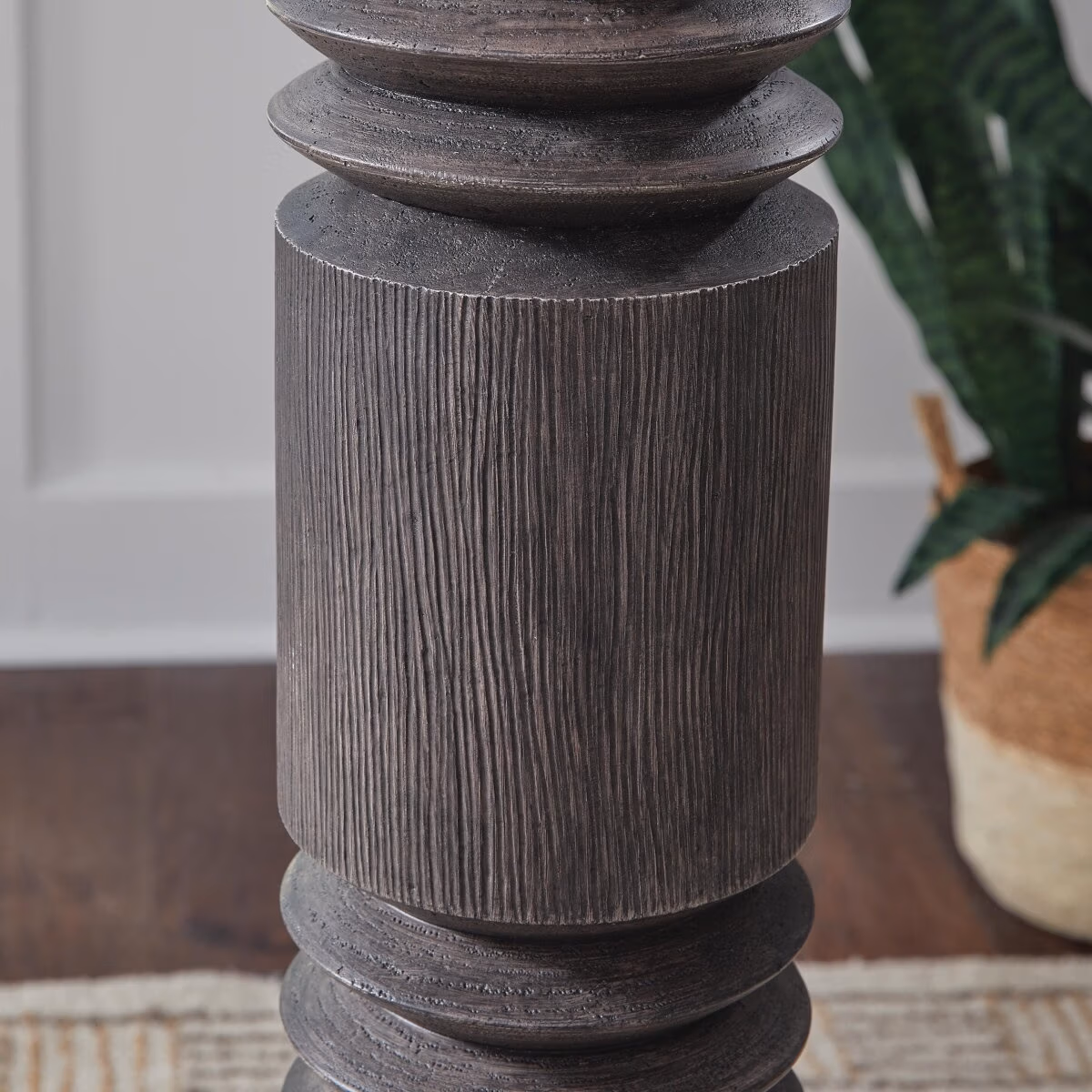 Fainwell Floor Lamp - Image 4