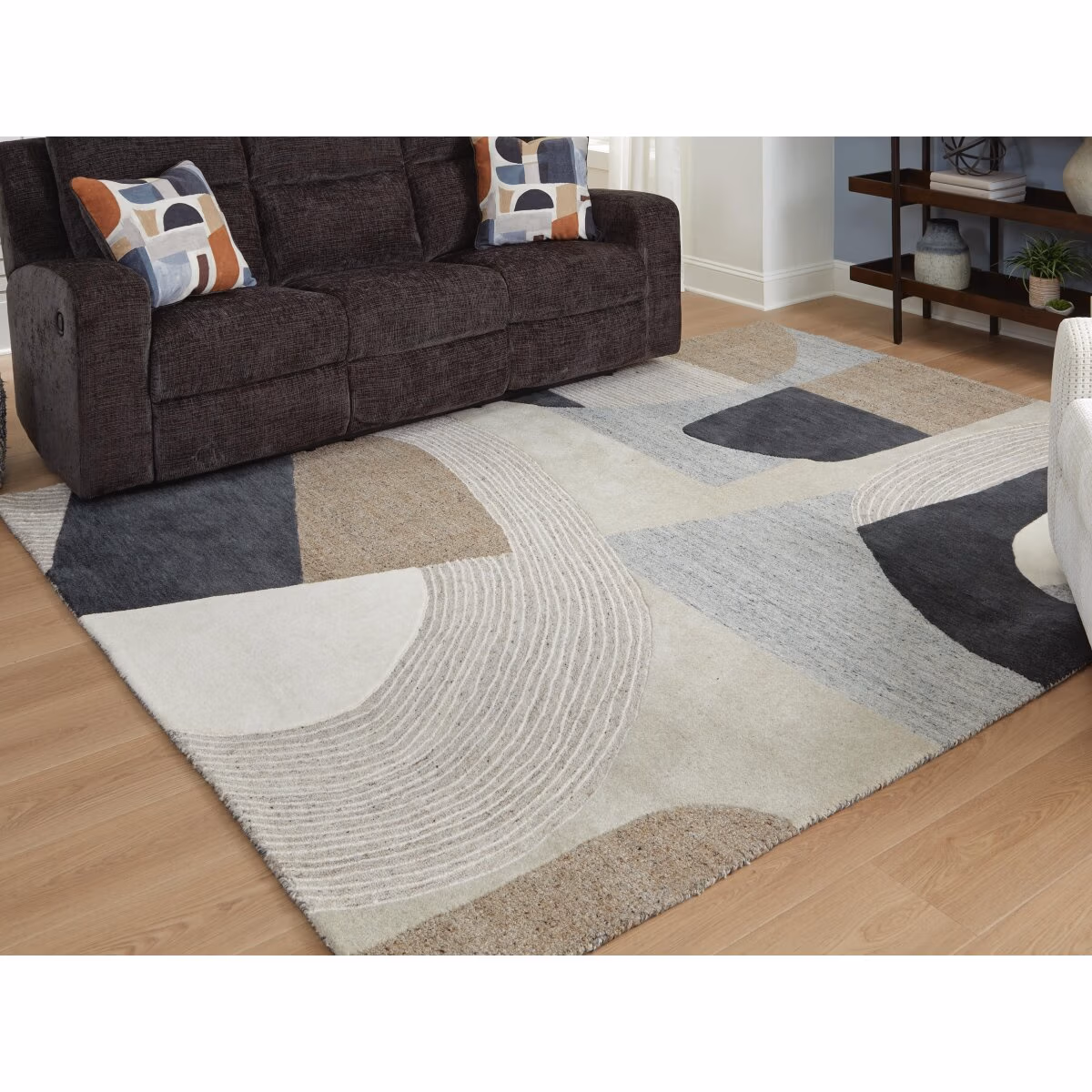 Edrickhill 8' x 10' Rug - Image 3