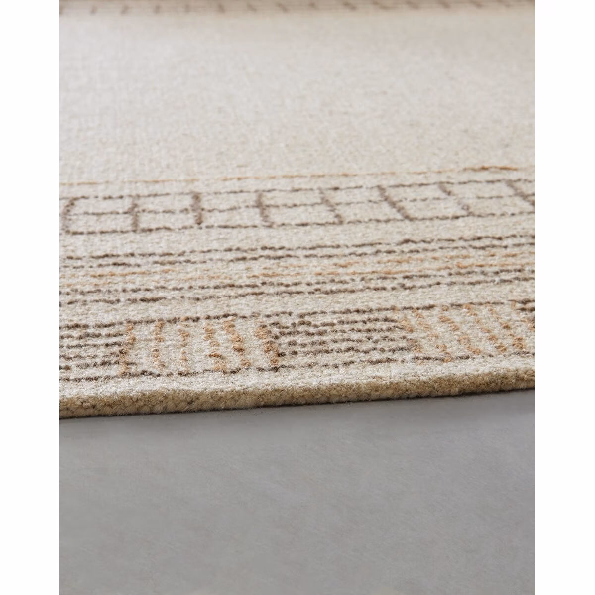 Idaman Large Rug - Image 4