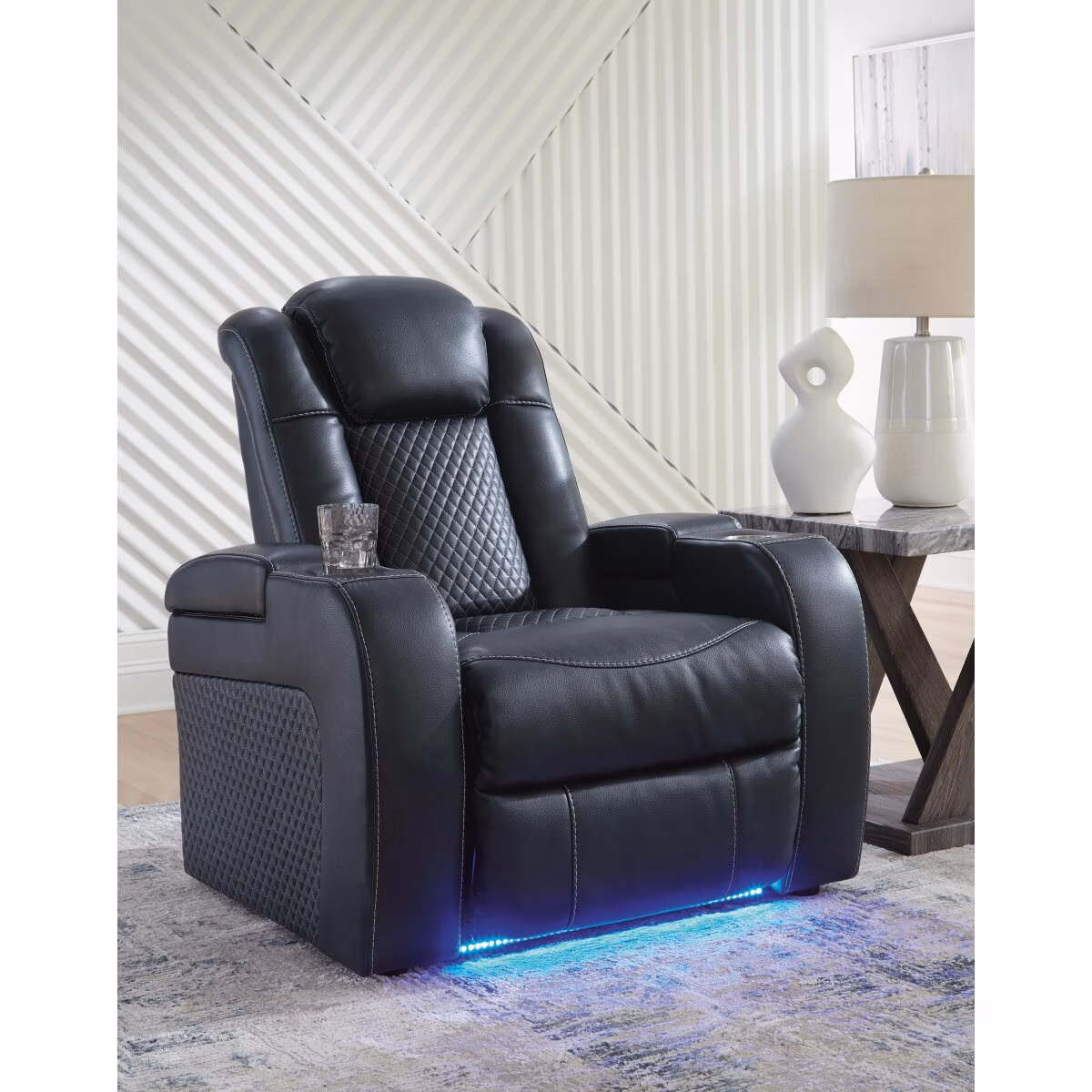 Fyne-Dyme Power Recliner - Image 3