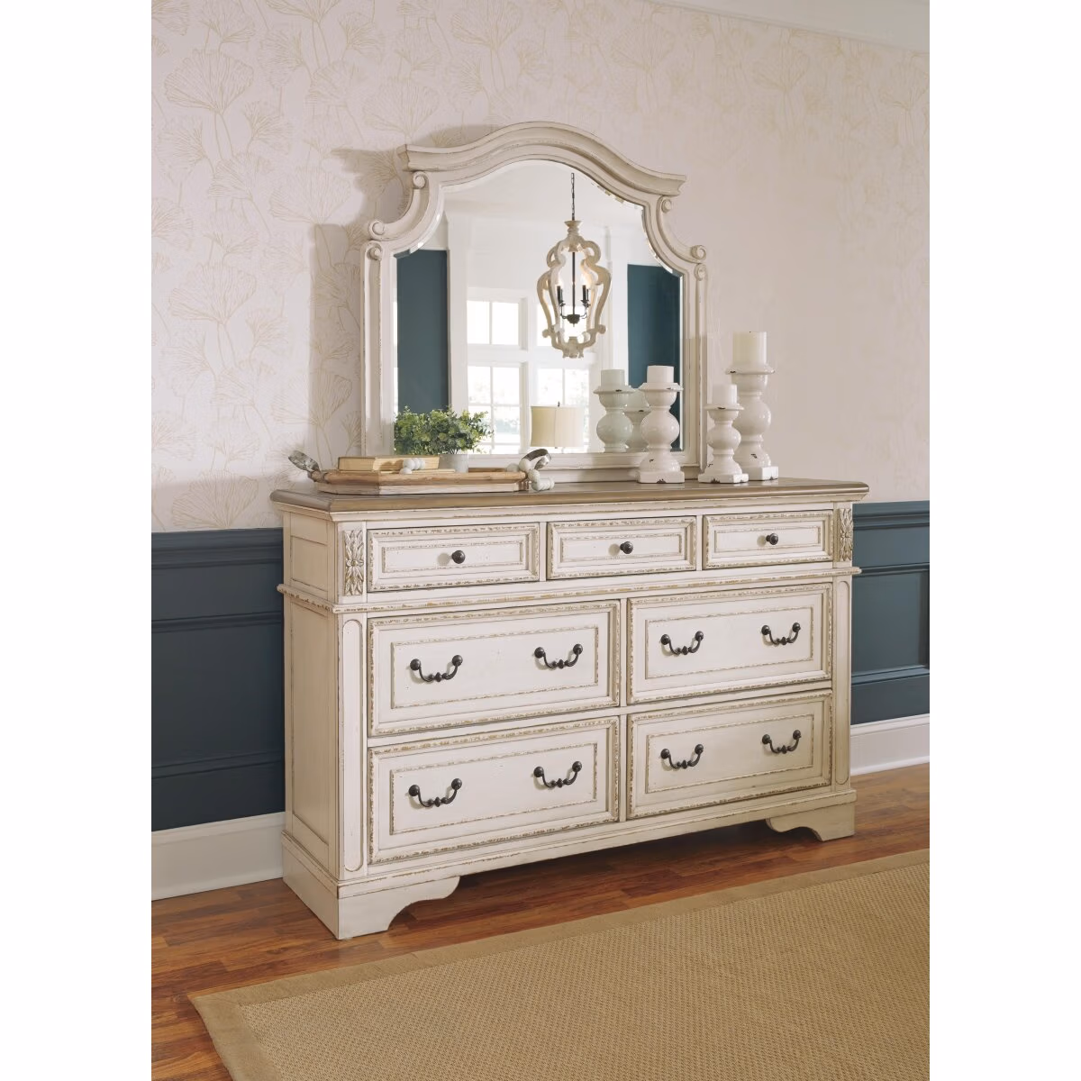 Realyn King Panel Bed, Dresser, Mirror, Chest and Nightstand - Image 15