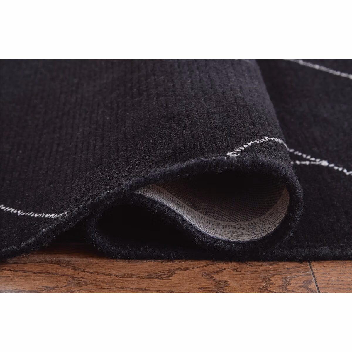 Marav 5' x 7' Area Rug - Image 5