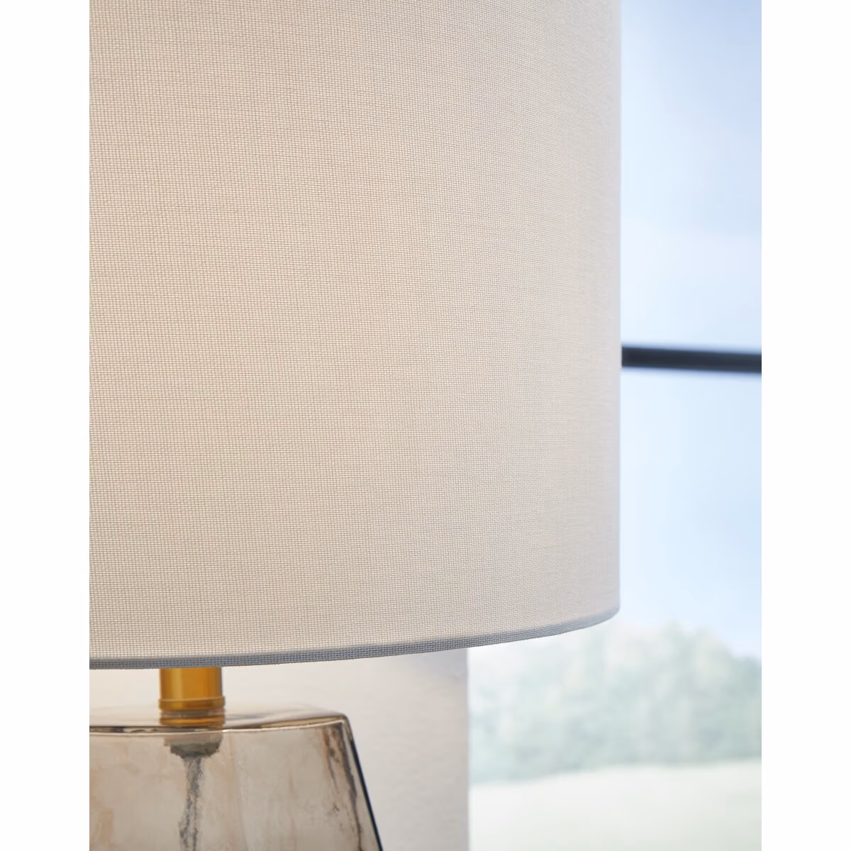 Taylow Table Lamp - Image 4