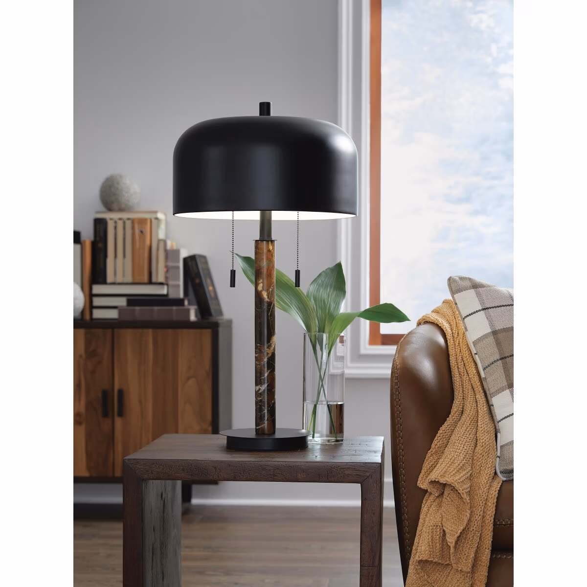 Alanbert Table Lamp - Image 3