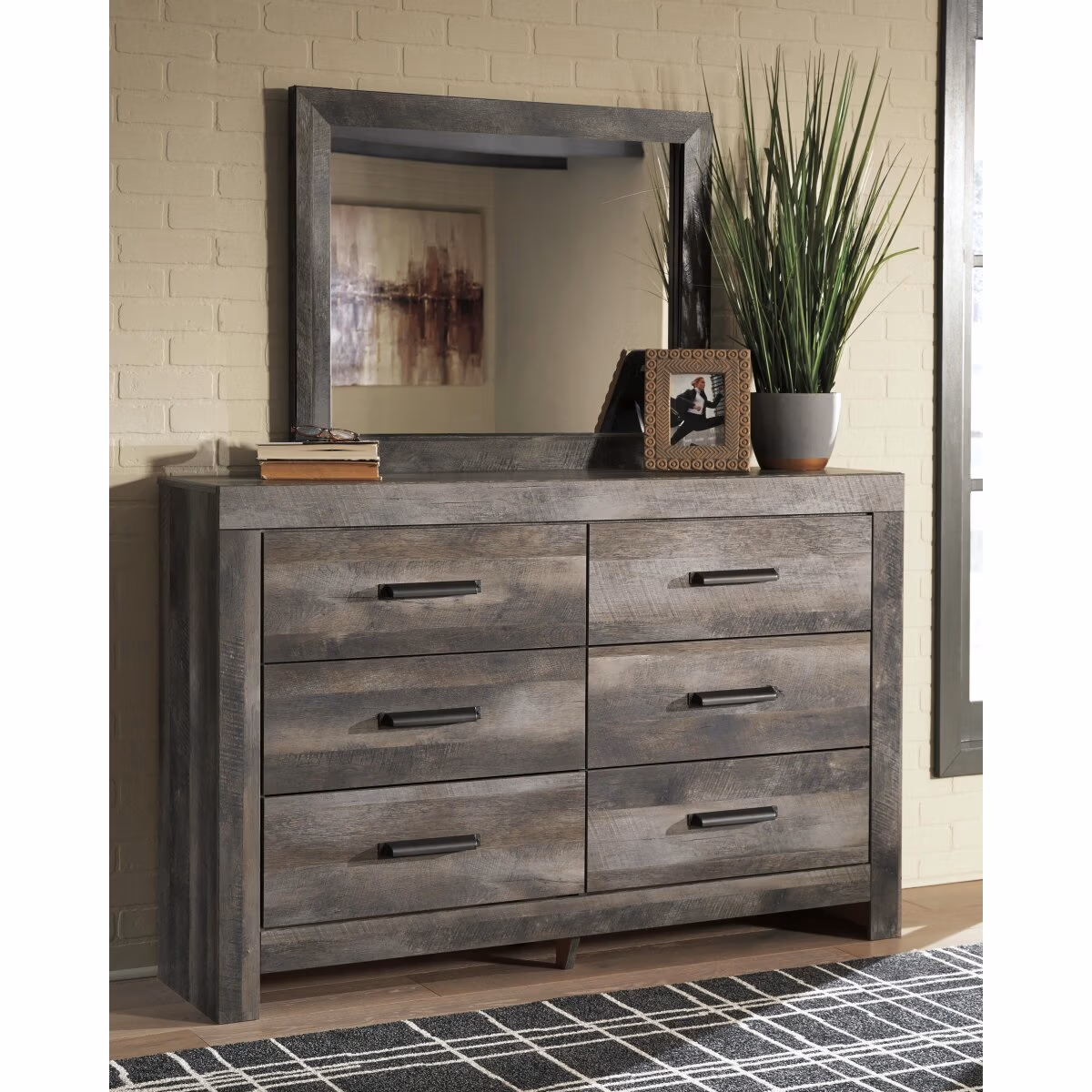 Wynnlow King Poster Bed, Dresser, Mirror and 2 Nightstands - Image 9