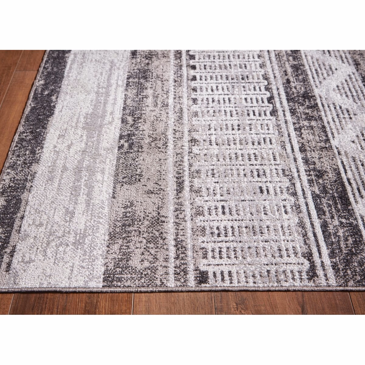Henchester 5' x 7' Washable Rug - Image 4