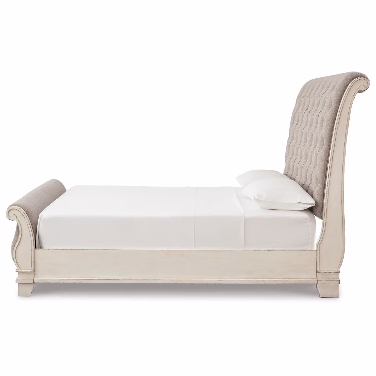 Realyn King Sleigh Bed, Dresser Mirror and Nightstand - Image 8