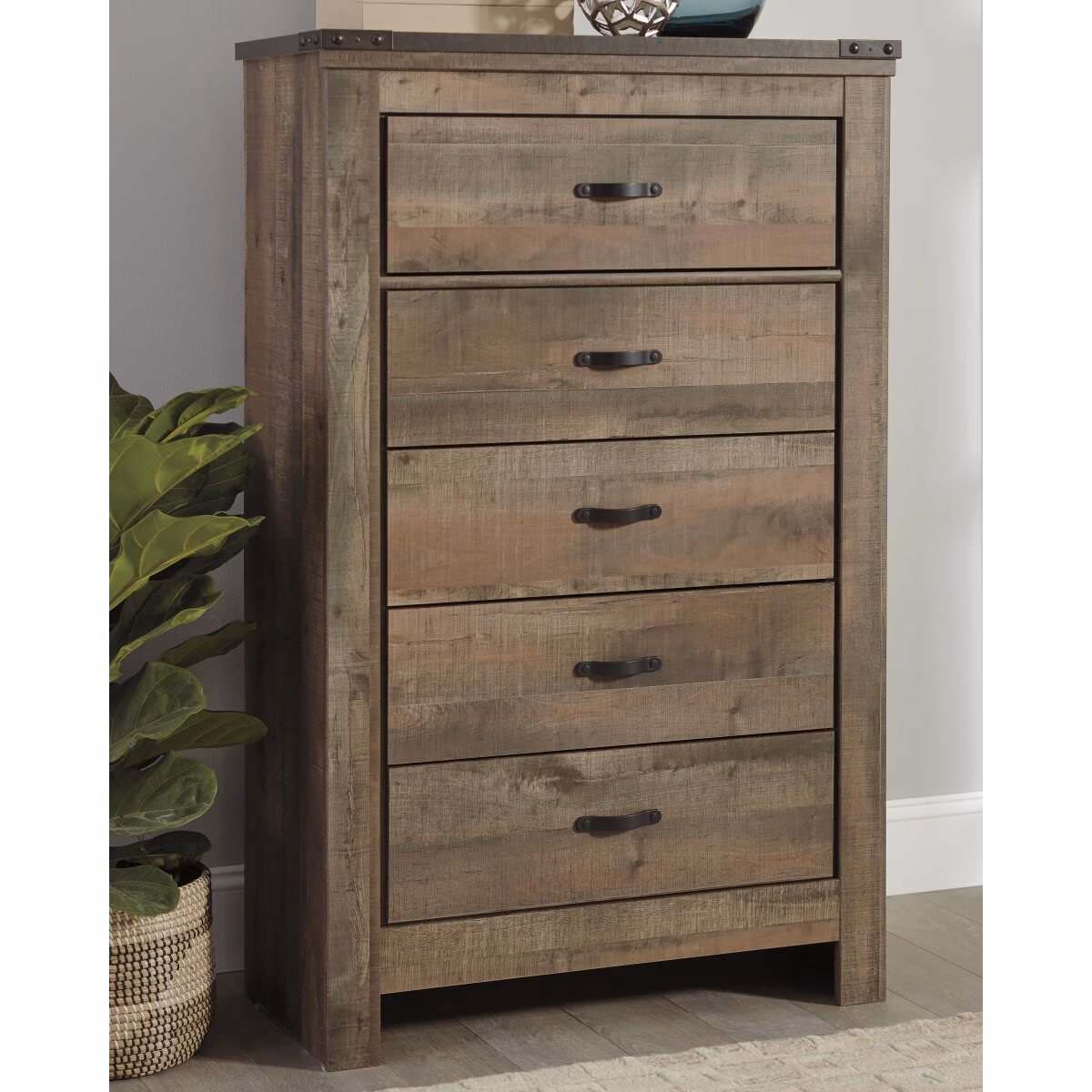 Trinell Queen Panel Bed, Chest and 2 Nightstands - Image 16