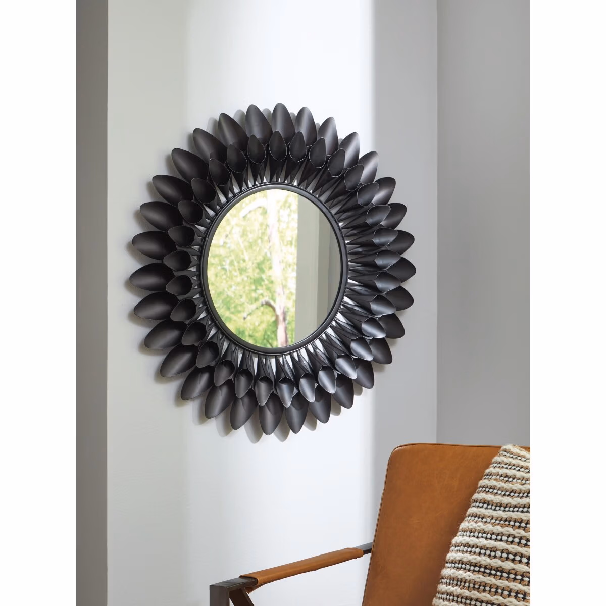 Ryenmour Accent Mirror - Image 3