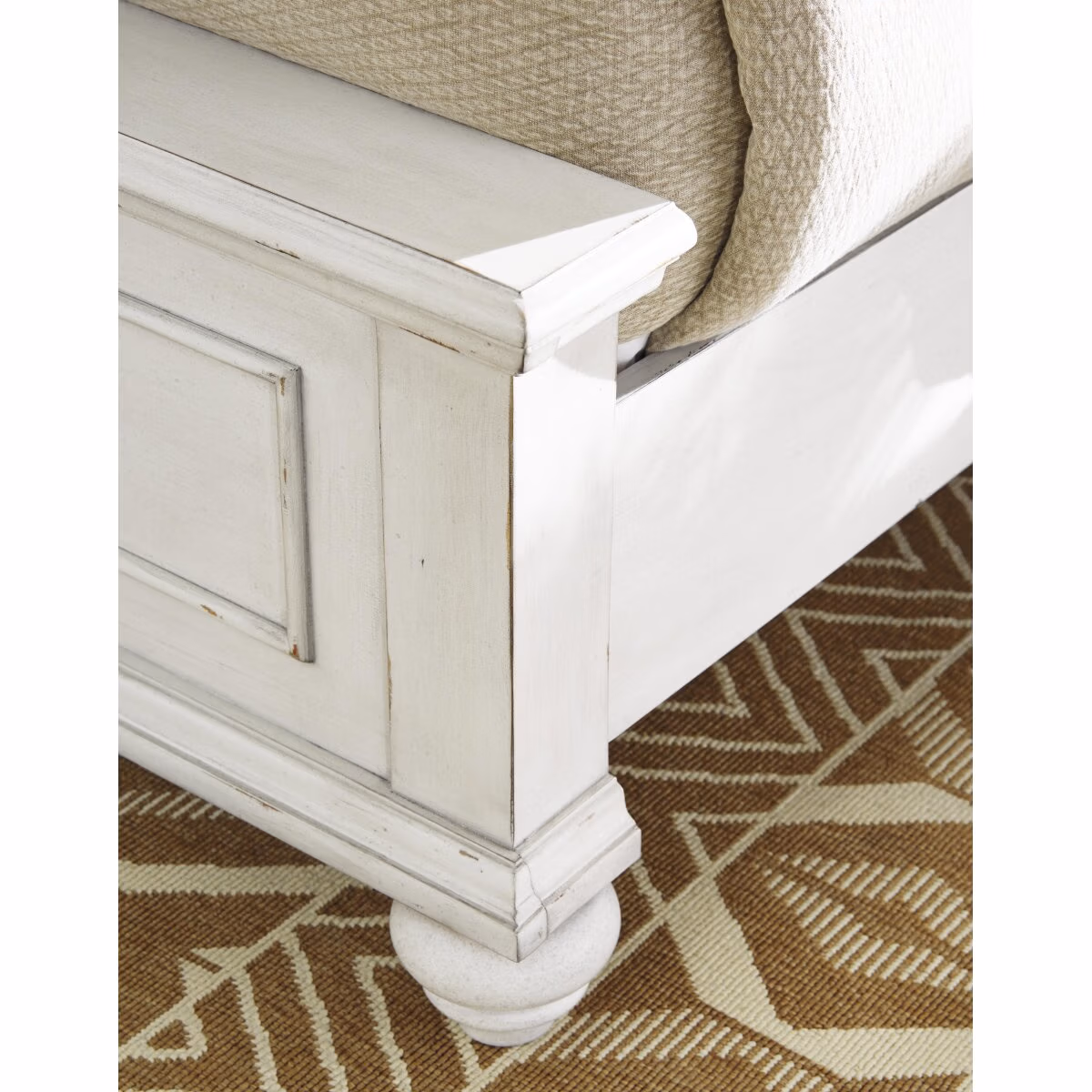 Kanwyn Queen Panel Bed - Image 6