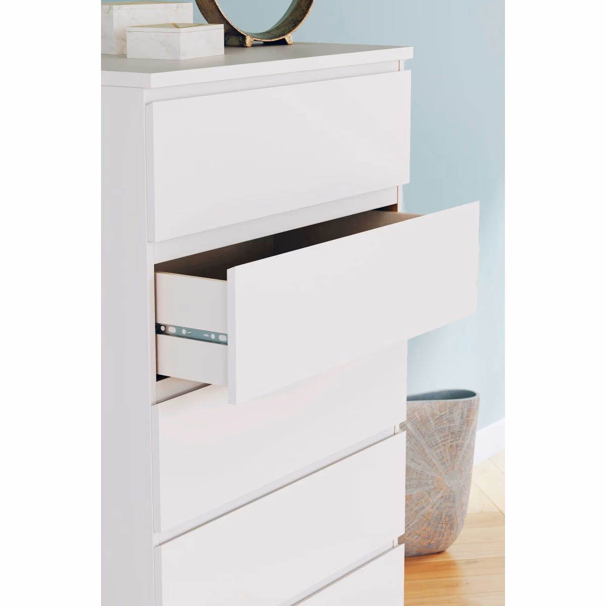 Onita Chest of Drawers - Image 11