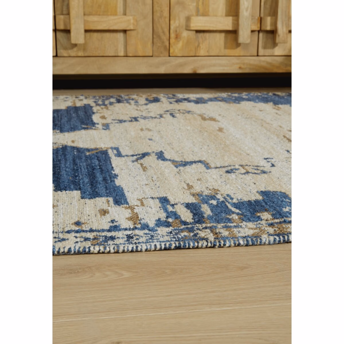 Varnler 8' x 10' Rug - Image 4