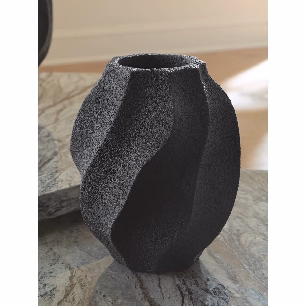 Judworth Vase - Image 3