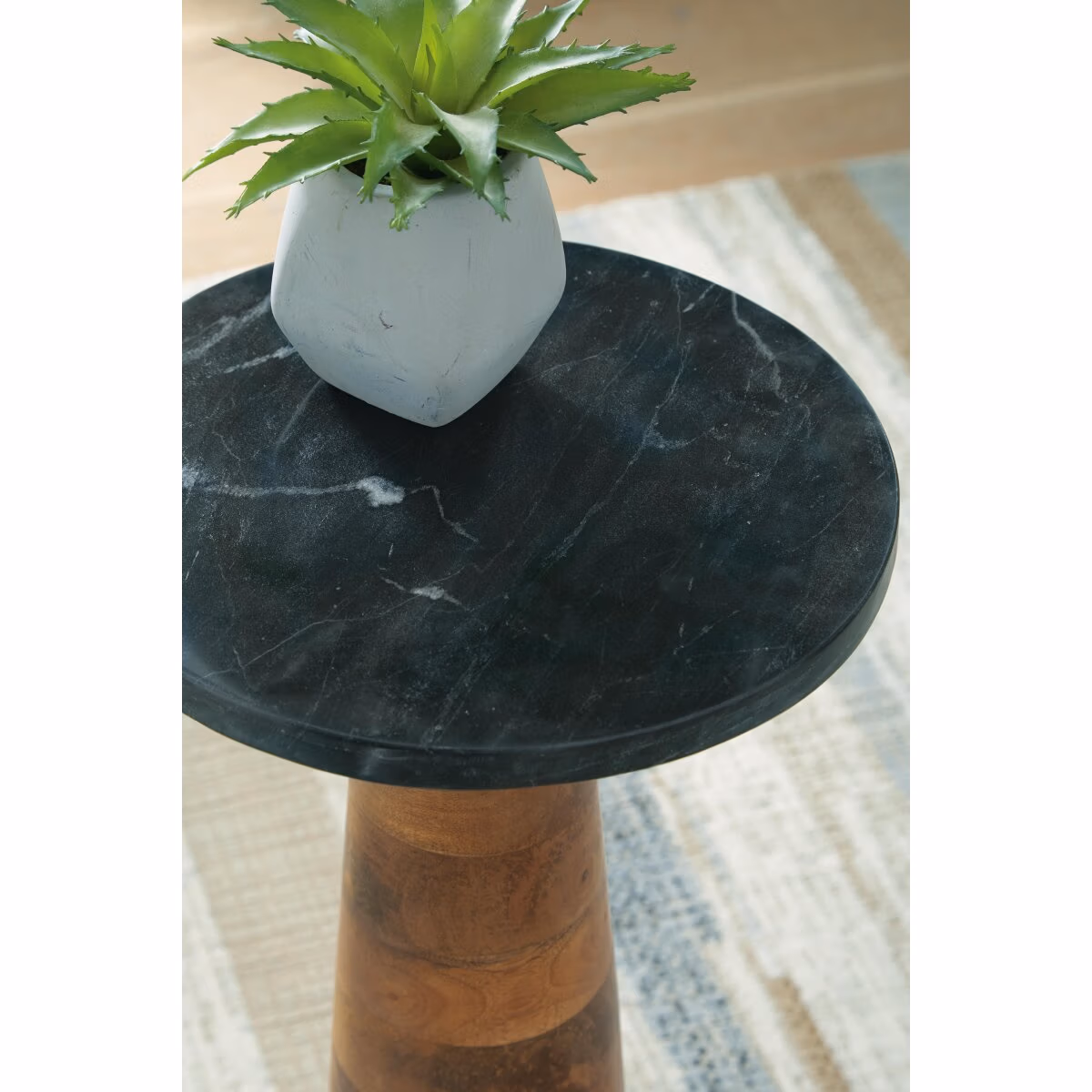 Quinndon Accent Table - Image 5