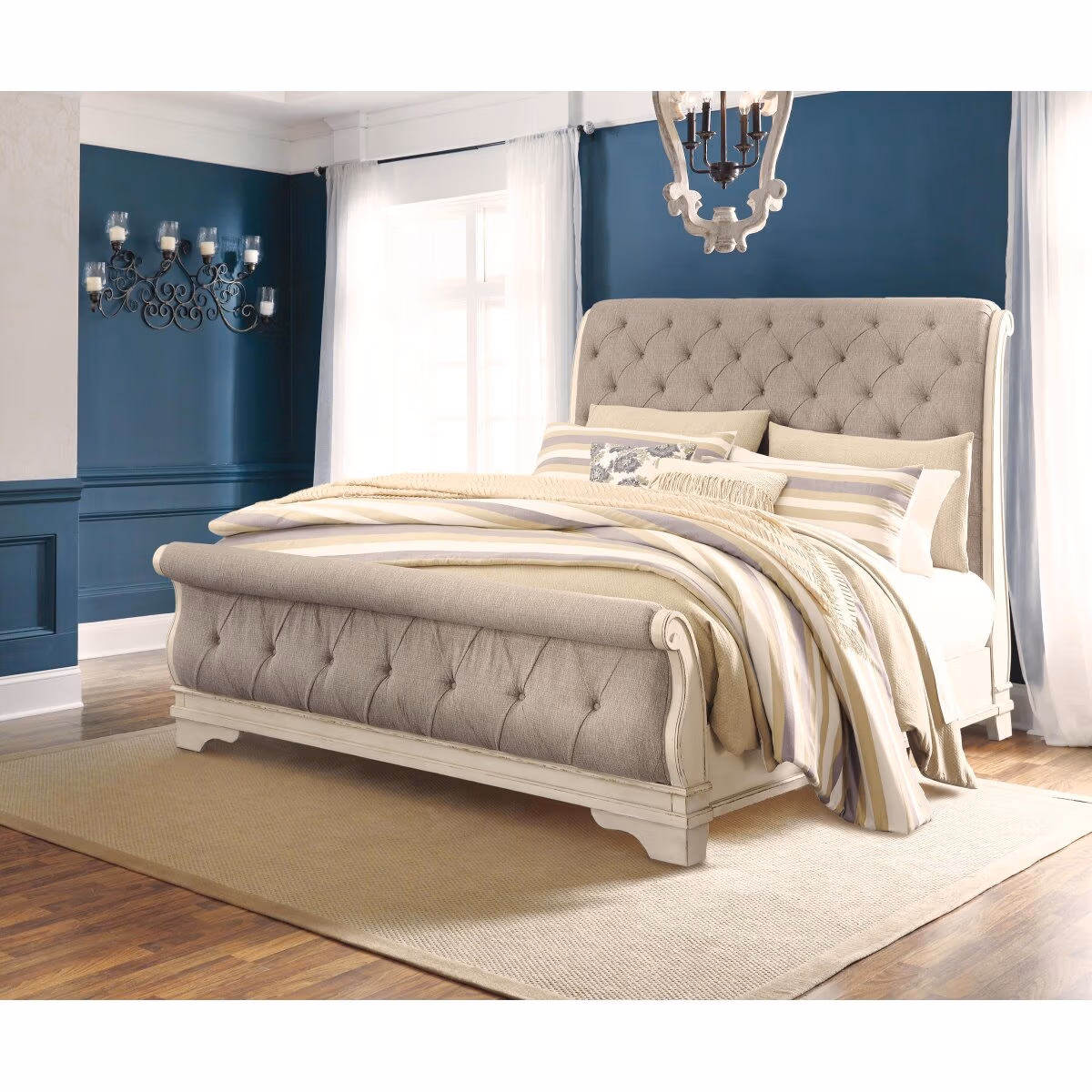 Realyn King Sleigh Bed, Dresser Mirror and Nightstand - Image 13