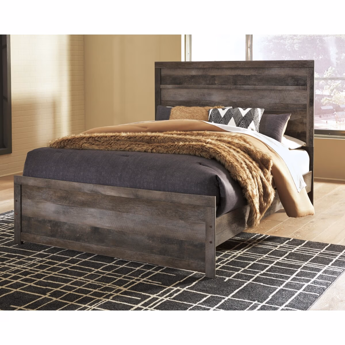Wynnlow Queen Panel Bed, Dresser, Mirror, Chest and 2 Nightstands - Image 14