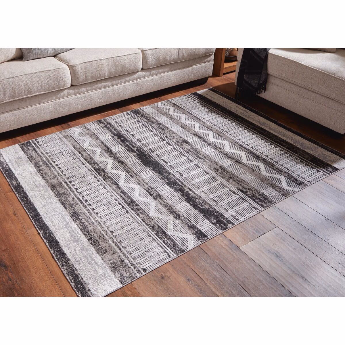 Henchester 5' x 7' Washable Rug - Image 3
