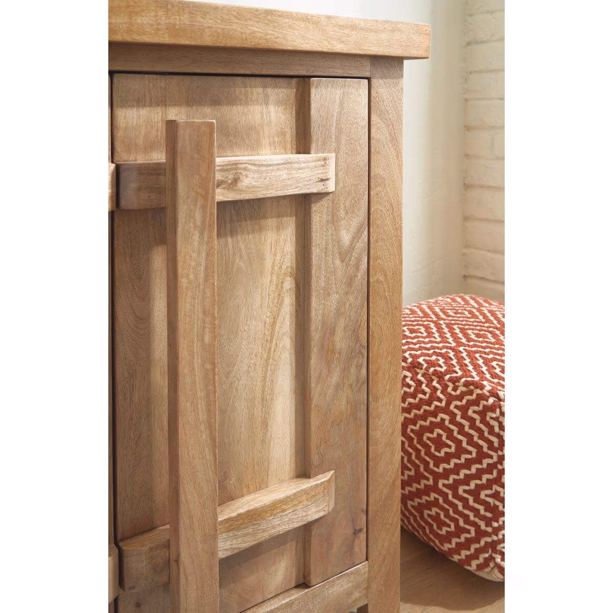 Dresor Accent Cabinet - Image 8