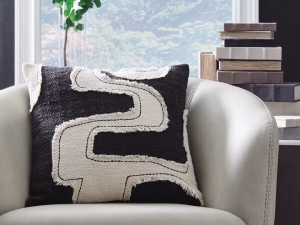 Veerbank Pillow (Set of 4) - Image 3