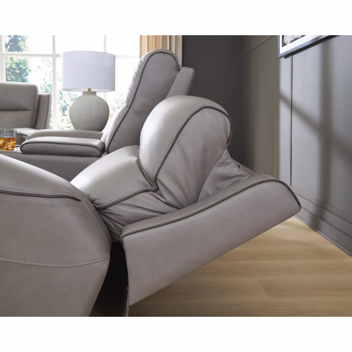 5Z-Comfort Power Reclining Loveseat with Console - Image 7