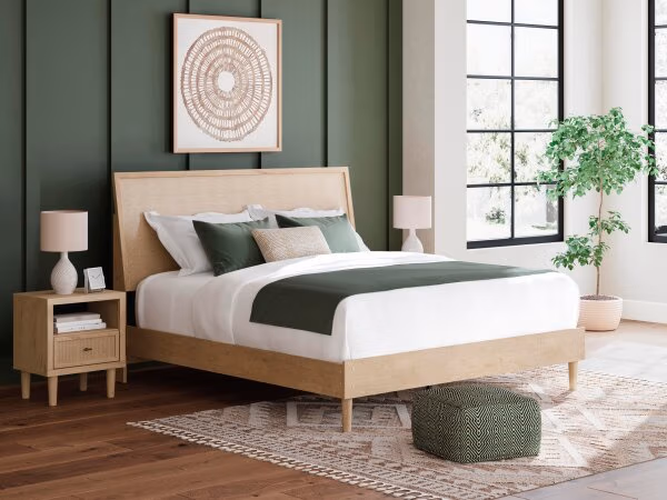 Cielden King Panel Bed - Image 3