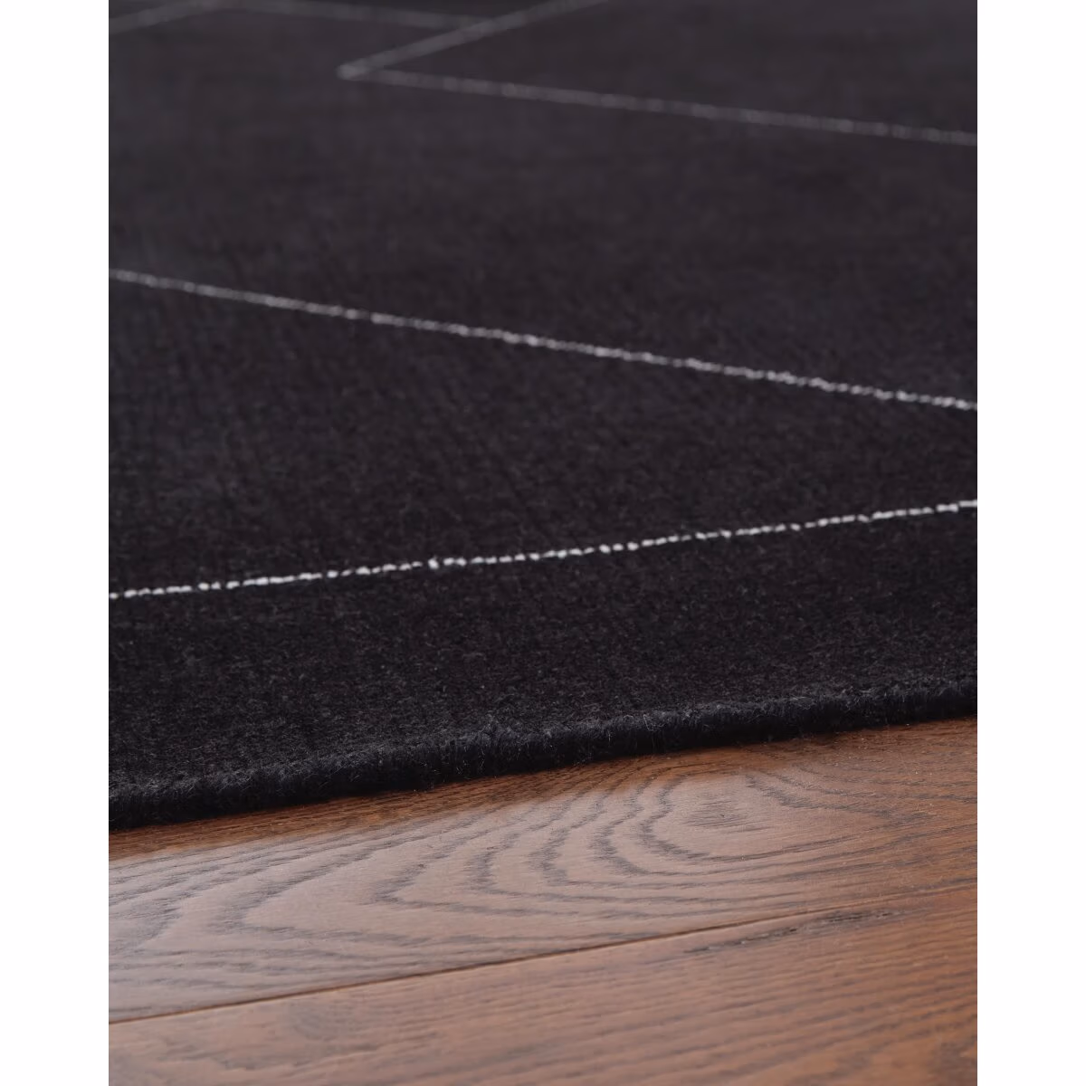Marav 5' x 7' Area Rug - Image 4