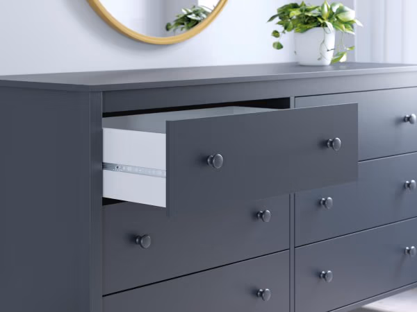 Simmenfort Dresser - Image 11