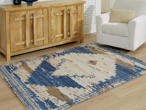 Varnler 8' x 10' Rug - Image 3